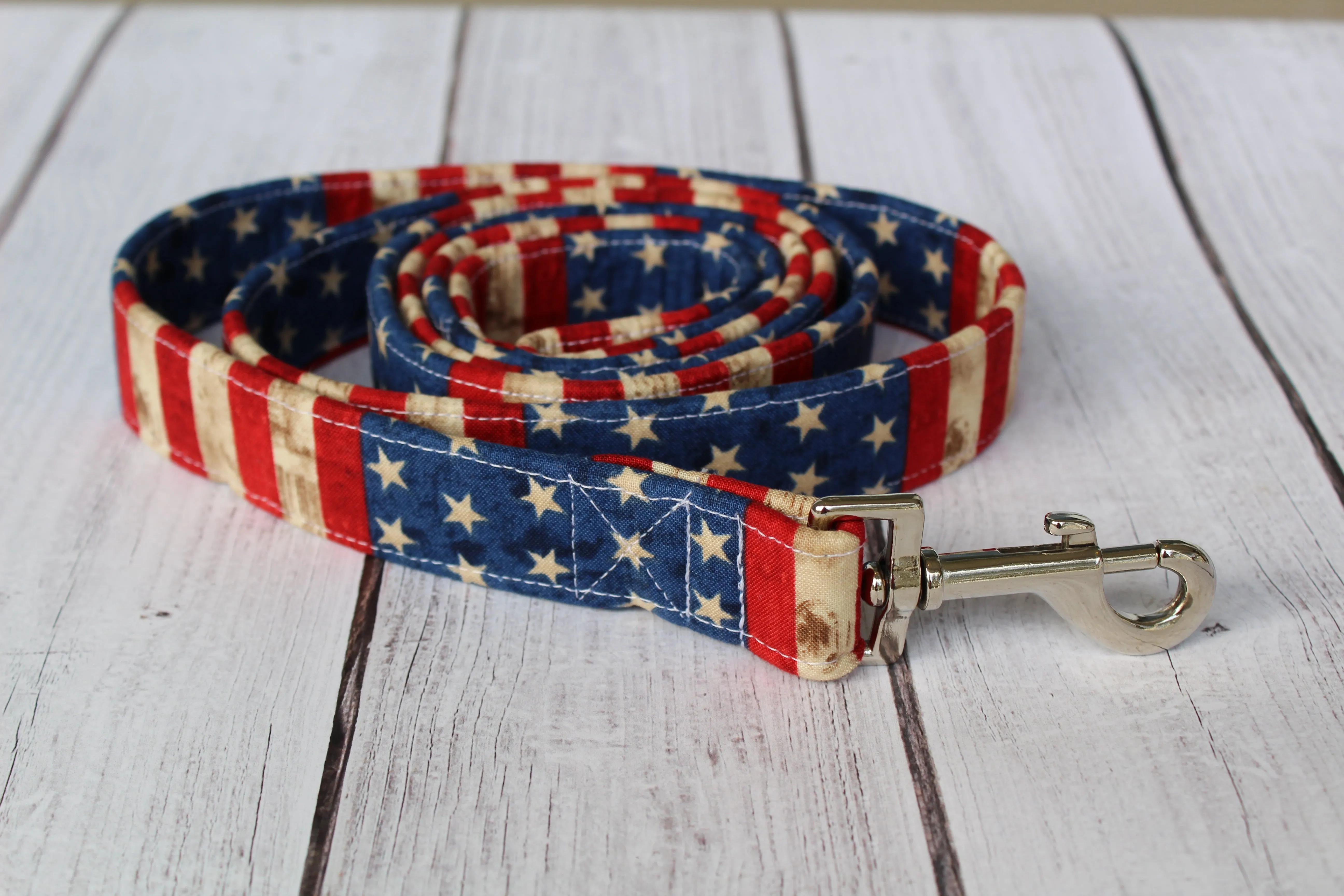Rugged Flag Dog Leash